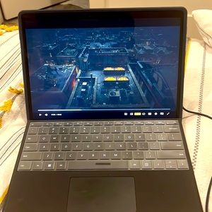 Microsoft surface pro 8, 256 gb,i5,8gb RAM